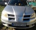 Міцубісі Аутлендер 2005 у Хмельницькому на Automoto.ua Сірий Міцубісі Аутлендер, об'ємом двигуна 2.38 л та пробігом 247 тис. км за 6200 $, фото 1 на Automoto.ua