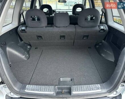 Серый Мицубиси Аутлендер, объемом двигателя 2 л и пробегом 236 тыс. км за 6600 $, фото 11 на Automoto.ua