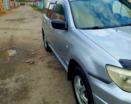 Мицубиси Аутлендер 2005 в Ватутино на Automoto.ua Серый Мицубиси Аутлендер, объемом двигателя 2 л и пробегом 0 тыс. км за 5150 $, фото 2 на Automoto.ua