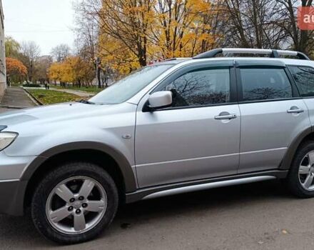 Сірий Міцубісі Аутлендер, об'ємом двигуна 2 л та пробігом 312 тис. км за 8300 $, фото 2 на Automoto.ua