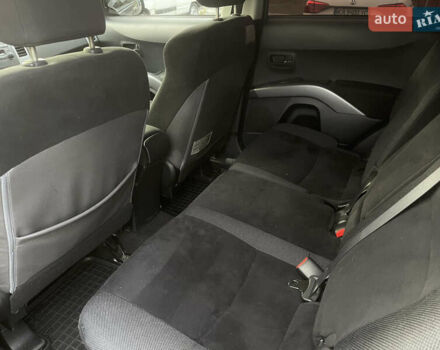 Серый Мицубиси Аутлендер, объемом двигателя 3 л и пробегом 157 тыс. км за 8500 $, фото 30 на Automoto.ua