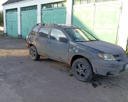 Сірий Міцубісі Аутлендер, об'ємом двигуна 2 л та пробігом 250 тис. км за 2800 $, фото 5 на Automoto.ua