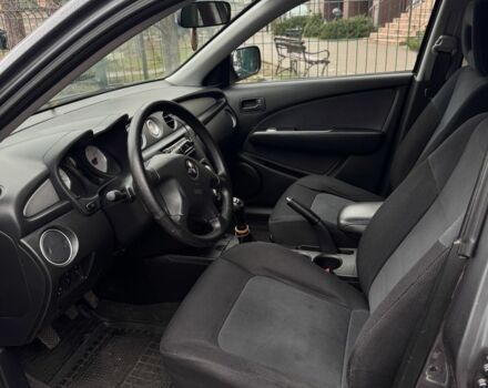 Сірий Міцубісі Аутлендер, об'ємом двигуна 2 л та пробігом 310 тис. км за 5200 $, фото 4 на Automoto.ua