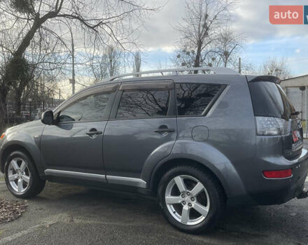 Серый Мицубиси Аутлендер, объемом двигателя 3 л и пробегом 157 тыс. км за 8500 $, фото 12 на Automoto.ua