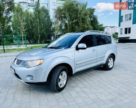 Серый Мицубиси Аутлендер, объемом двигателя 2 л и пробегом 179 тыс. км за 9500 $, фото 11 на Automoto.ua