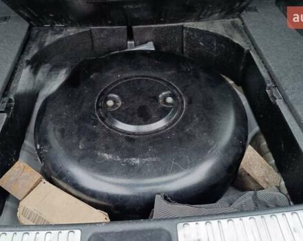 Сірий Міцубісі Аутлендер, об'ємом двигуна 2 л та пробігом 312 тис. км за 8300 $, фото 5 на Automoto.ua