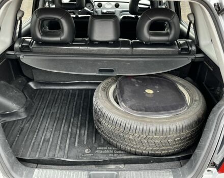Серый Мицубиси Аутлендер, объемом двигателя 2.4 л и пробегом 264 тыс. км за 6300 $, фото 17 на Automoto.ua
