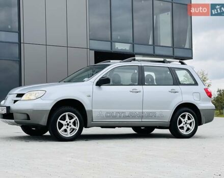 Сірий Міцубісі Аутлендер, об'ємом двигуна 2 л та пробігом 300 тис. км за 5150 $, фото 1 на Automoto.ua