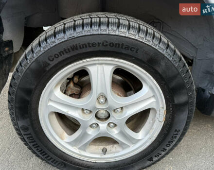 Сірий Міцубісі Аутлендер, об'ємом двигуна 2 л та пробігом 235 тис. км за 5200 $, фото 19 на Automoto.ua