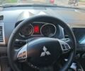 Серый Мицубиси Аутлендер, объемом двигателя 3 л и пробегом 320 тыс. км за 7700 $, фото 2 на Automoto.ua