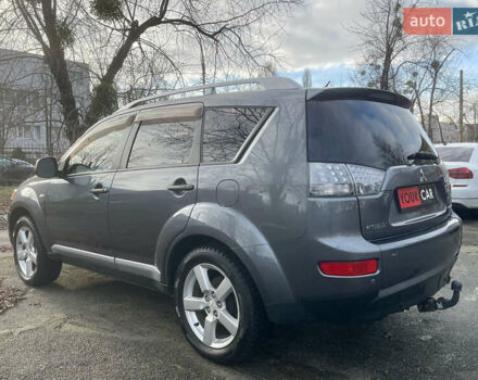 Серый Мицубиси Аутлендер, объемом двигателя 3 л и пробегом 157 тыс. км за 8500 $, фото 13 на Automoto.ua