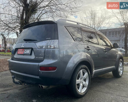 Серый Мицубиси Аутлендер, объемом двигателя 3 л и пробегом 157 тыс. км за 8500 $, фото 15 на Automoto.ua
