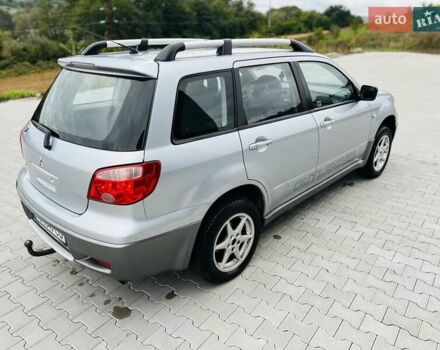 Сірий Міцубісі Аутлендер, об'ємом двигуна 2 л та пробігом 300 тис. км за 5150 $, фото 13 на Automoto.ua