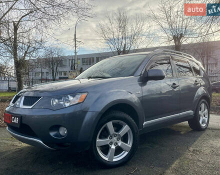 Серый Мицубиси Аутлендер, объемом двигателя 3 л и пробегом 157 тыс. км за 8500 $, фото 6 на Automoto.ua