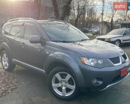 Серый Мицубиси Аутлендер, объемом двигателя 3 л и пробегом 157 тыс. км за 8500 $, фото 9 на Automoto.ua