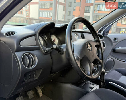 Сірий Міцубісі Аутлендер, об'ємом двигуна 2 л та пробігом 235 тис. км за 5200 $, фото 26 на Automoto.ua