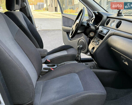 Сірий Міцубісі Аутлендер, об'ємом двигуна 2 л та пробігом 235 тис. км за 5200 $, фото 27 на Automoto.ua