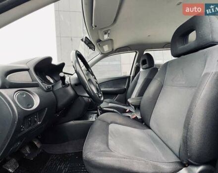 Сірий Міцубісі Аутлендер, об'ємом двигуна 2 л та пробігом 300 тис. км за 5150 $, фото 15 на Automoto.ua