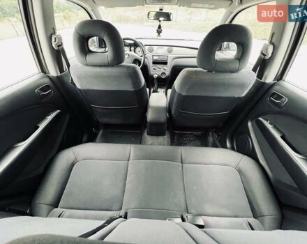 Сірий Міцубісі Аутлендер, об'ємом двигуна 2 л та пробігом 300 тис. км за 5150 $, фото 22 на Automoto.ua