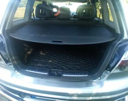 Сірий Міцубісі Аутлендер, об'ємом двигуна 2.38 л та пробігом 226 тис. км за 10000 $, фото 3 на Automoto.ua