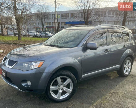 Серый Мицубиси Аутлендер, объемом двигателя 3 л и пробегом 157 тыс. км за 8500 $, фото 8 на Automoto.ua