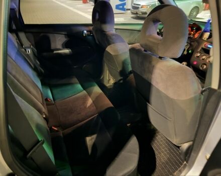 Сірий Міцубісі Аутлендер, об'ємом двигуна 2 л та пробігом 200 тис. км за 5400 $, фото 8 на Automoto.ua