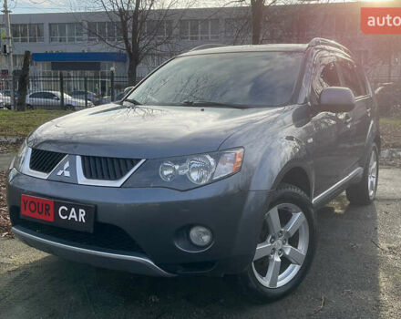 Серый Мицубиси Аутлендер, объемом двигателя 3 л и пробегом 157 тыс. км за 8500 $, фото 5 на Automoto.ua