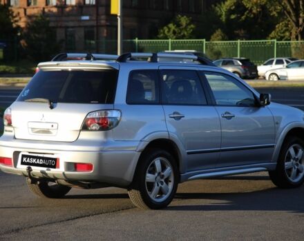 Серый Мицубиси Аутлендер, объемом двигателя 2.4 л и пробегом 200 тыс. км за 8950 $, фото 5 на Automoto.ua