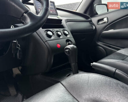 Серый Мицубиси Аутлендер, объемом двигателя 2.38 л и пробегом 204 тыс. км за 6990 $, фото 7 на Automoto.ua