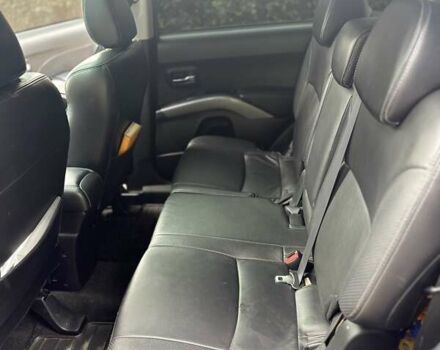 Серый Мицубиси Аутлендер, объемом двигателя 2 л и пробегом 250 тыс. км за 9300 $, фото 13 на Automoto.ua