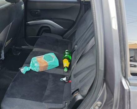 Серый Мицубиси Аутлендер, объемом двигателя 3 л и пробегом 320 тыс. км за 7700 $, фото 14 на Automoto.ua