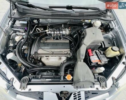 Сірий Міцубісі Аутлендер, об'ємом двигуна 2 л та пробігом 300 тис. км за 5150 $, фото 25 на Automoto.ua