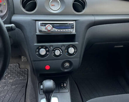 Серый Мицубиси Аутлендер, объемом двигателя 2.38 л и пробегом 180 тыс. км за 6000 $, фото 30 на Automoto.ua