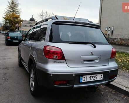 Сірий Міцубісі Аутлендер, об'ємом двигуна 2 л та пробігом 312 тис. км за 8300 $, фото 4 на Automoto.ua