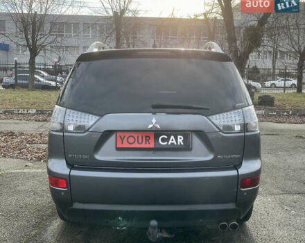 Серый Мицубиси Аутлендер, объемом двигателя 3 л и пробегом 157 тыс. км за 8500 $, фото 14 на Automoto.ua