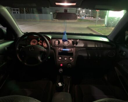 Сірий Міцубісі Аутлендер, об'ємом двигуна 2 л та пробігом 200 тис. км за 5400 $, фото 9 на Automoto.ua