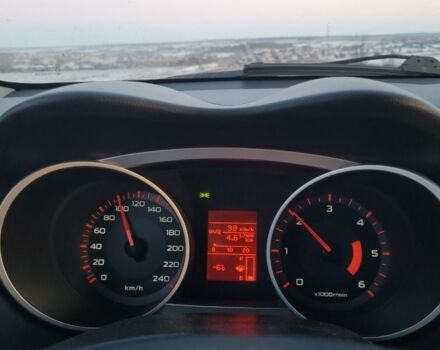 Сірий Міцубісі Аутлендер, об'ємом двигуна 0 л та пробігом 237 тис. км за 4993 $, фото 2 на Automoto.ua