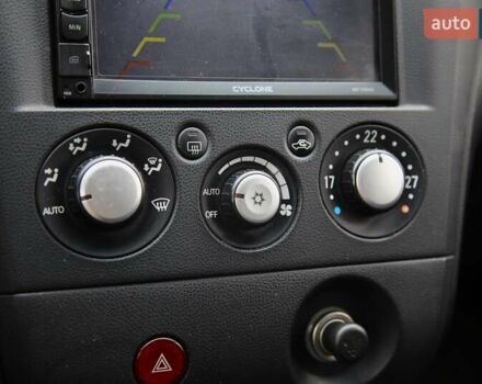 Серый Мицубиси Аутлендер, объемом двигателя 0 л и пробегом 240 тыс. км за 7200 $, фото 16 на Automoto.ua