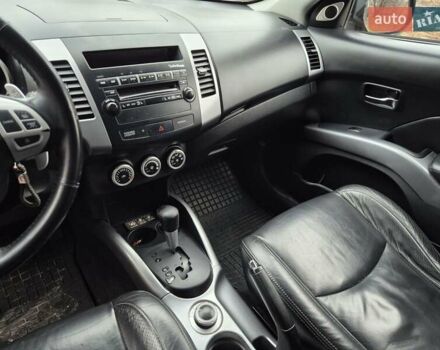 Сірий Міцубісі Аутлендер, об'ємом двигуна 3 л та пробігом 299 тис. км за 9000 $, фото 21 на Automoto.ua
