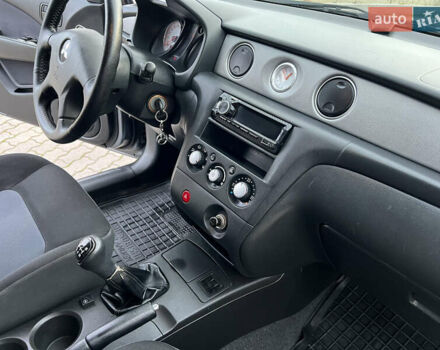 Сірий Міцубісі Аутлендер, об'ємом двигуна 2 л та пробігом 192 тис. км за 6400 $, фото 42 на Automoto.ua