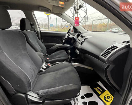 Серый Мицубиси Аутлендер, объемом двигателя 1.97 л и пробегом 310 тыс. км за 7600 $, фото 19 на Automoto.ua