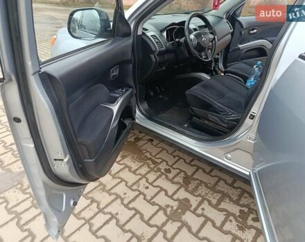 Серый Мицубиси Аутлендер, объемом двигателя 2 л и пробегом 332 тыс. км за 7650 $, фото 21 на Automoto.ua