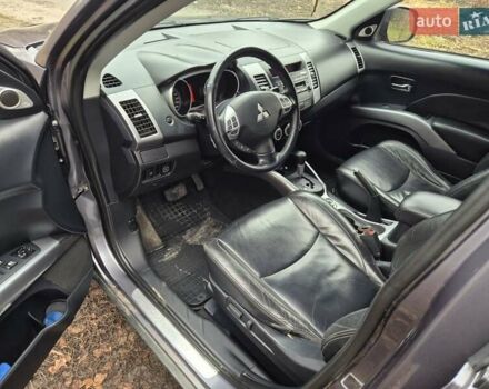 Сірий Міцубісі Аутлендер, об'ємом двигуна 3 л та пробігом 299 тис. км за 9000 $, фото 19 на Automoto.ua