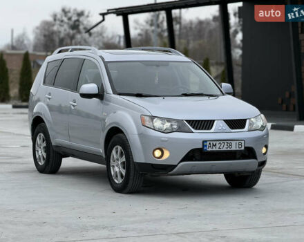 Серый Мицубиси Аутлендер, объемом двигателя 2 л и пробегом 299 тыс. км за 7750 $, фото 2 на Automoto.ua