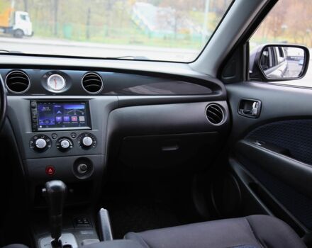 Серый Мицубиси Аутлендер, объемом двигателя 2.4 л и пробегом 240 тыс. км за 7200 $, фото 12 на Automoto.ua