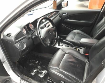 Сірий Міцубісі Аутлендер, об'ємом двигуна 2.4 л та пробігом 190 тис. км за 6000 $, фото 4 на Automoto.ua