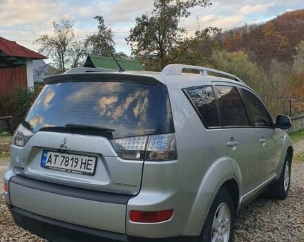 Міцубісі Аутлендер 2007 у Косове на Automoto.ua Сірий Міцубісі Аутлендер, об'ємом двигуна 2 л та пробігом 320 тис. км за 7500 $, фото 13 на Automoto.ua