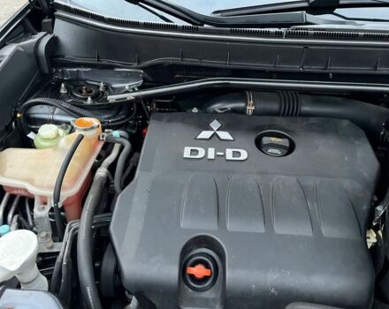 Серый Мицубиси Аутлендер, объемом двигателя 2 л и пробегом 258 тыс. км за 5000 $, фото 7 на Automoto.ua