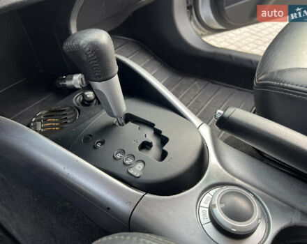 Серый Мицубиси Аутлендер, объемом двигателя 3 л и пробегом 277 тыс. км за 7999 $, фото 21 на Automoto.ua