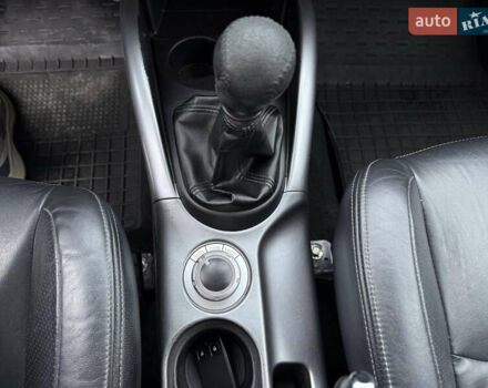 Серый Мицубиси Аутлендер, объемом двигателя 2 л и пробегом 299 тыс. км за 7750 $, фото 23 на Automoto.ua